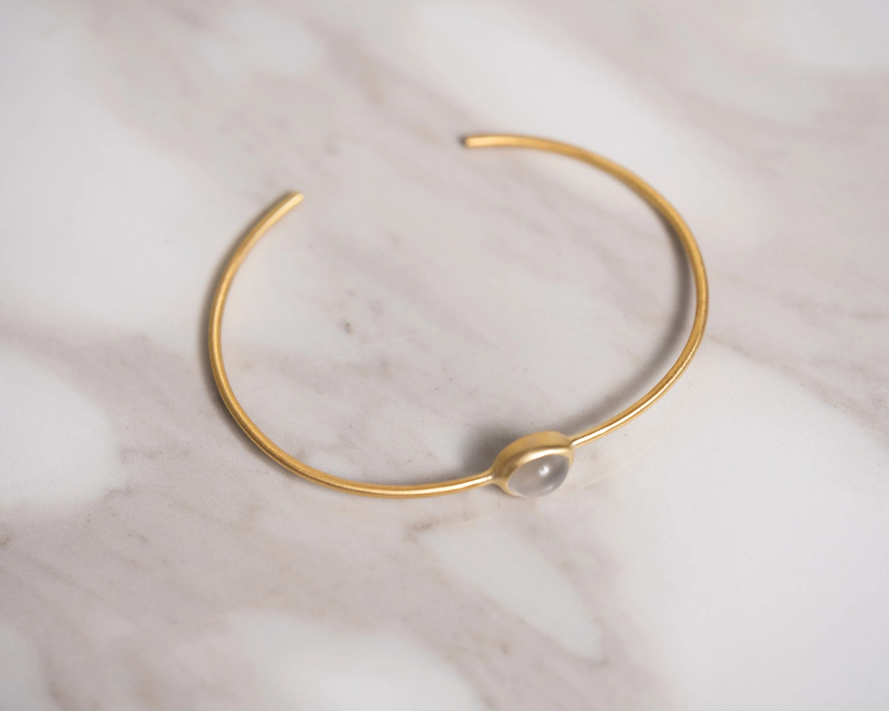 MOONSTONE / GOLD-VERMEIL BRACELET