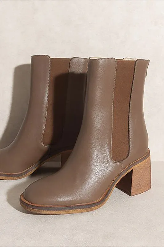 Olivia Chelsea Boot