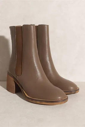 Olivia Chelsea Boot